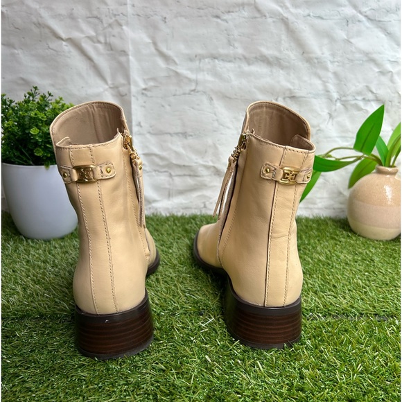 Sam Edelman Thatcher Eggshell Side Zipper Square Toe
Low Block Heel Boots size 6 - Picture 9 of 16